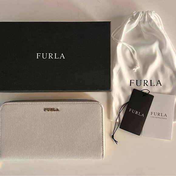 Furla extra large zip around leather wallet. Brand new with tags in box - Picture 5 of 5